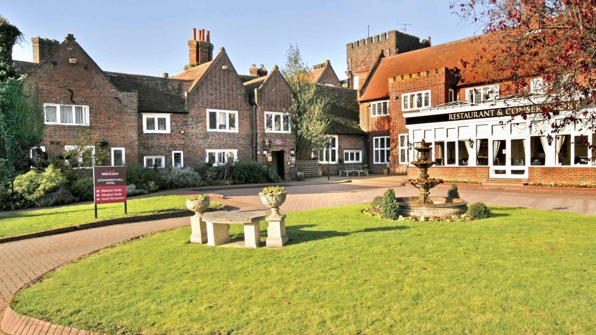 Mercure Letchworth Hall Hotel