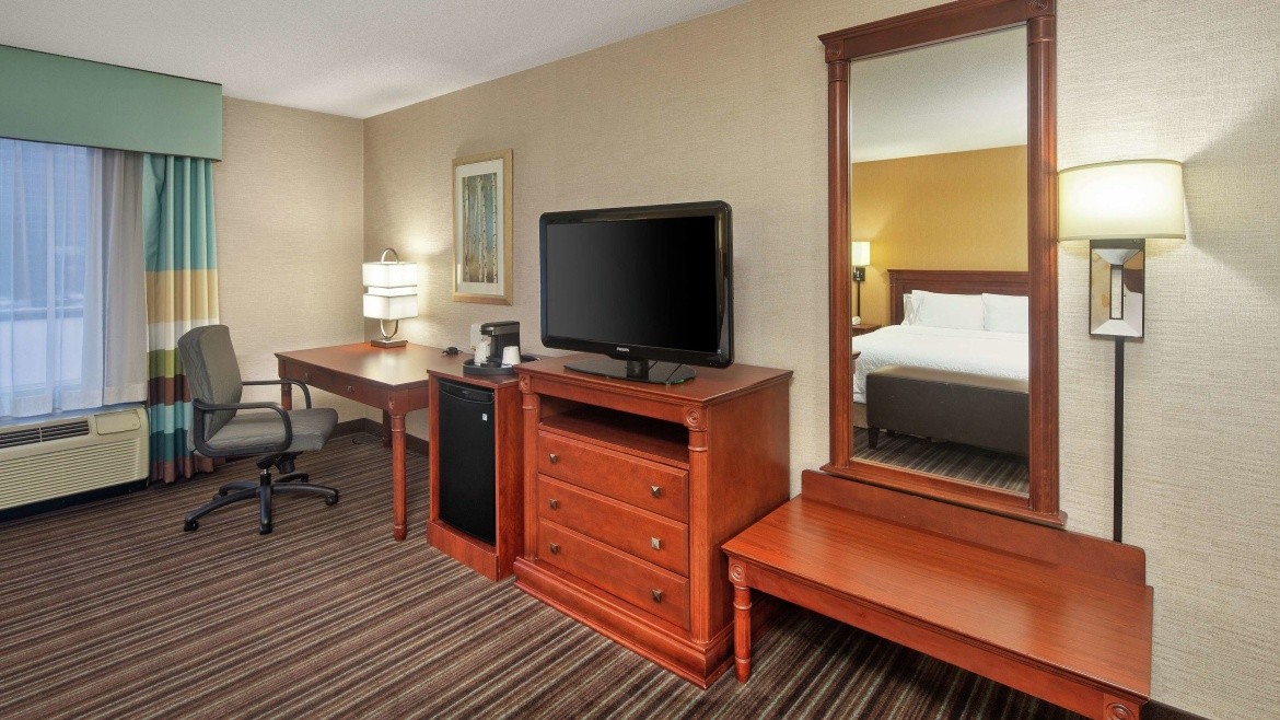 Hampton Inn & Suites by Hilton Toronto Airport