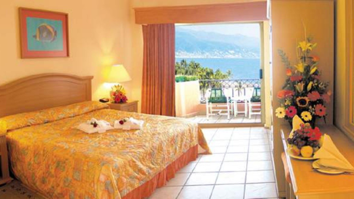 Crown Paradise Golden Puerto Vallarta