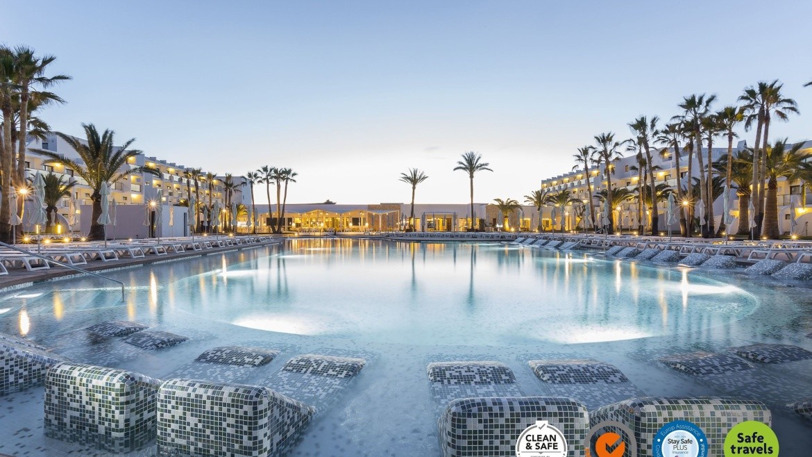 Grand Palladium White Island Resort & Spa