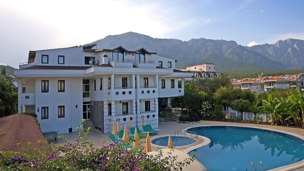 Emily Rose (ex. Monk Boutique)