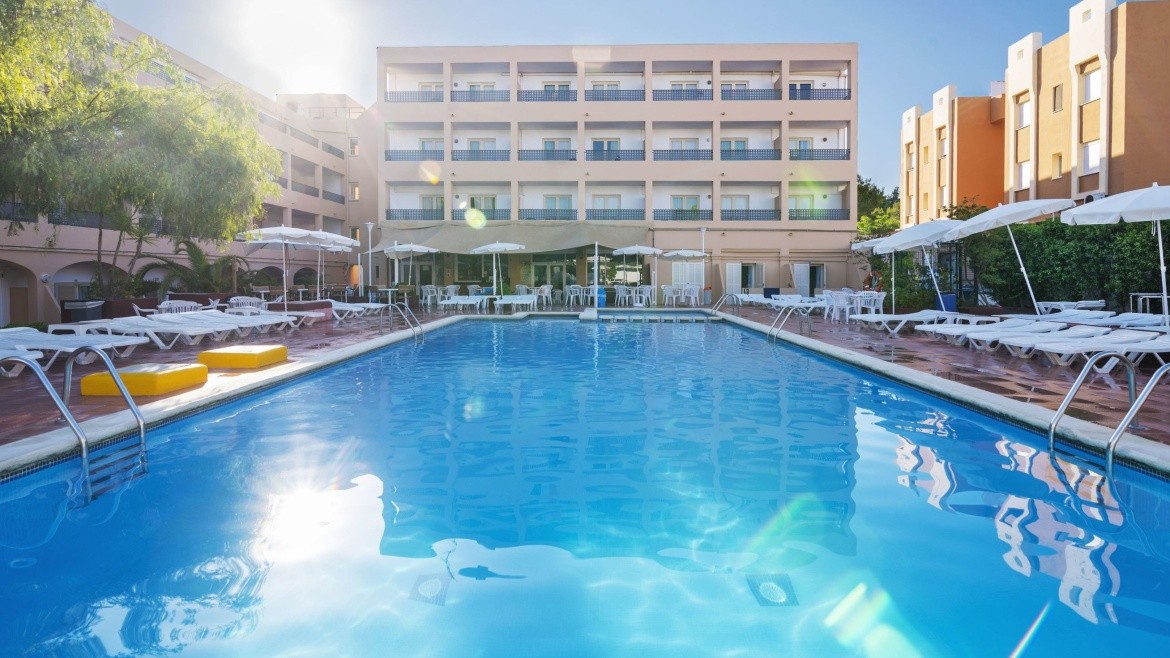 Ryans Lola's (ex. Azuline Sunshine)