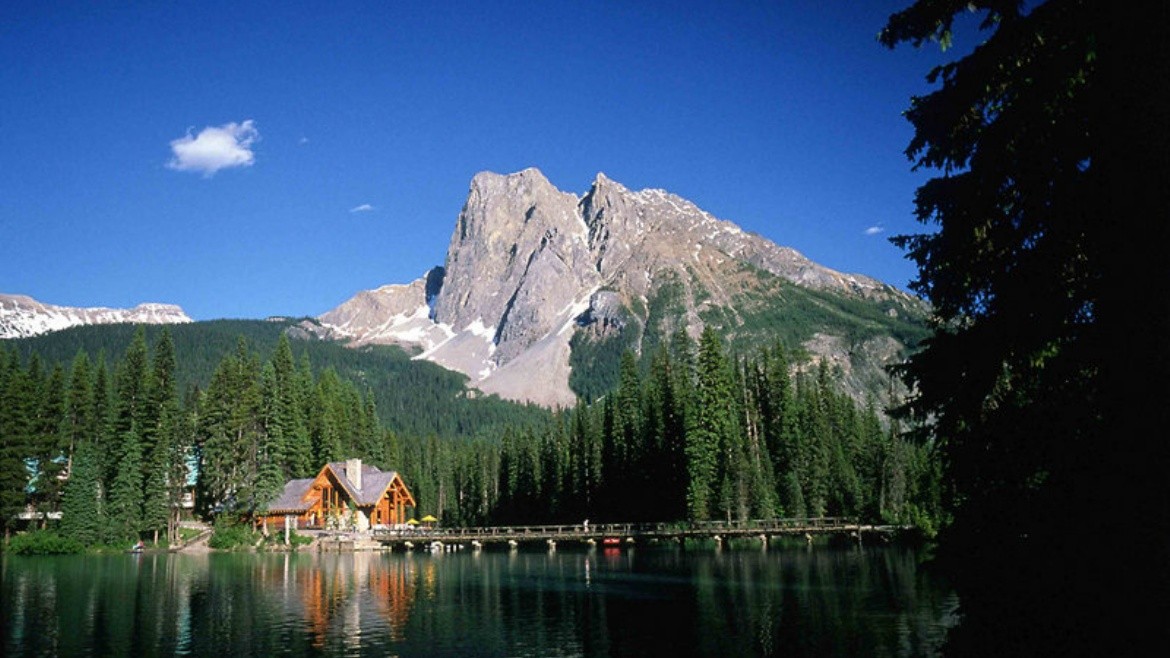 Emerald Lake Lodge (Field)