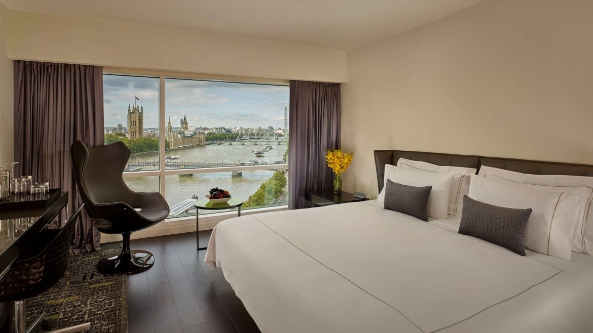 Park Plaza Riverbank