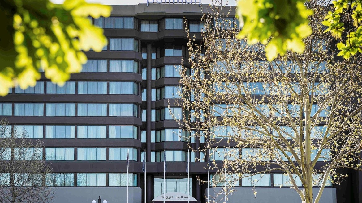Pullman Melbourne Albert Park Hotel
