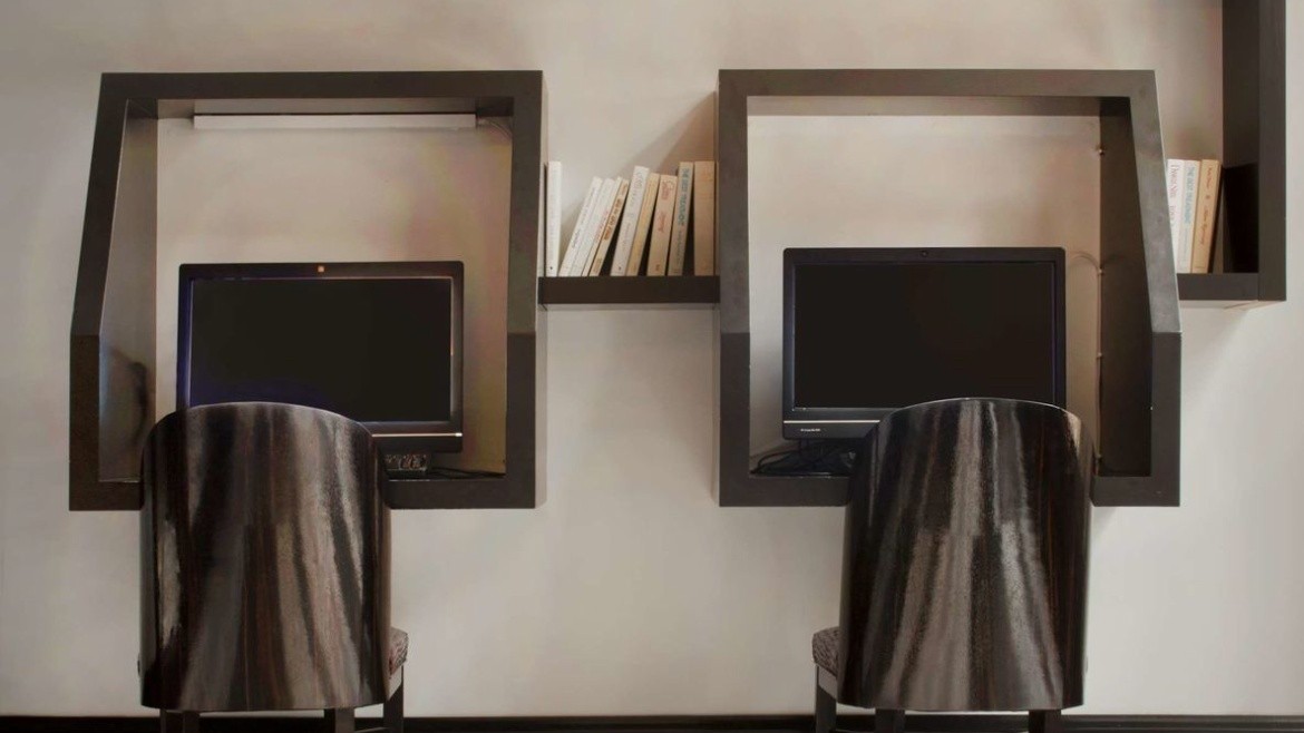 Silversmith & Suites