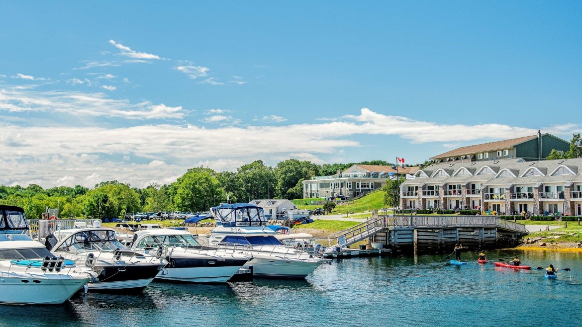 Oak Island Resort & Conference Centre