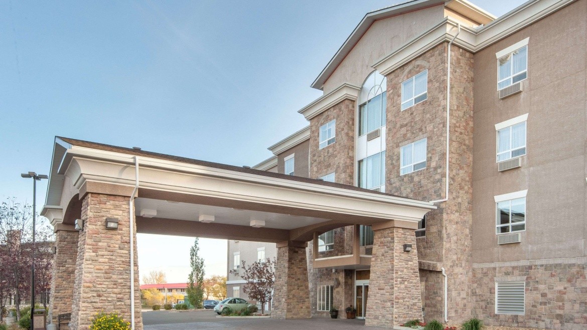 Ramada by Wyndham Drumheller Hotel & Suites