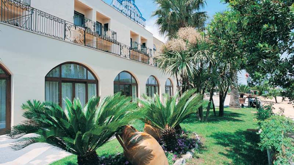 Nastro Azzurro & Occhio Marino Resort