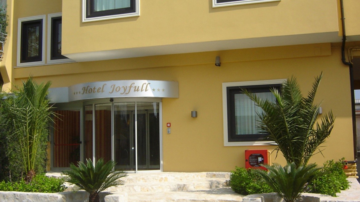 Joyfull (Naples)