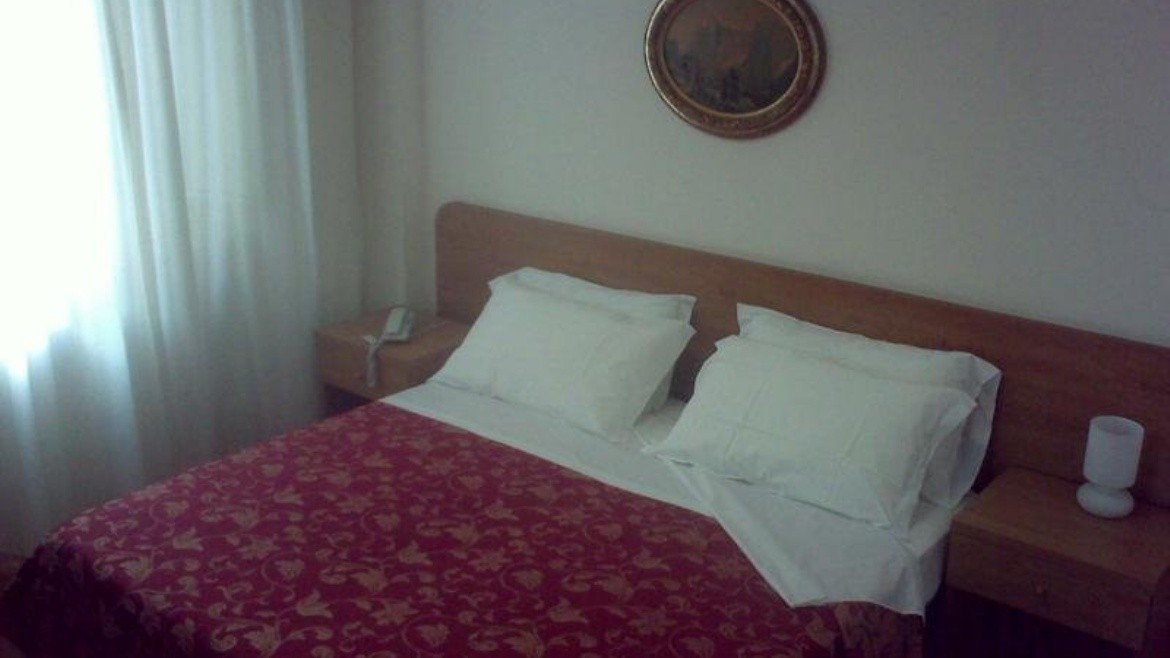 Roma Room