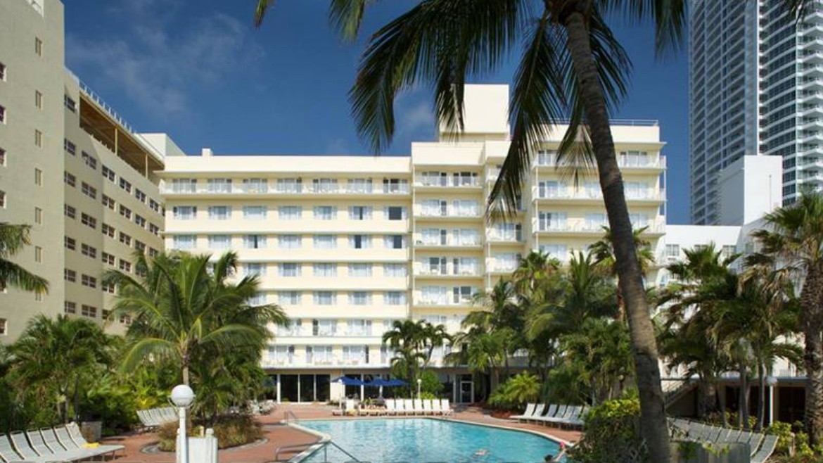 Radisson Hotel Miami Beach