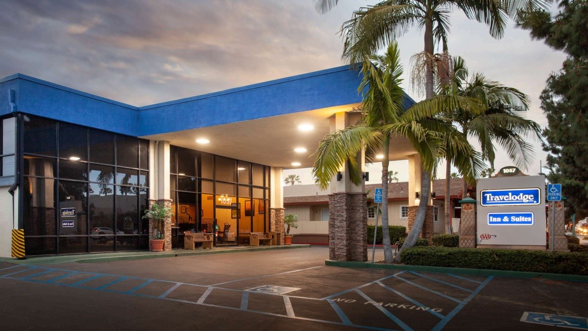 Travelodge Anaheim Inn & Suite