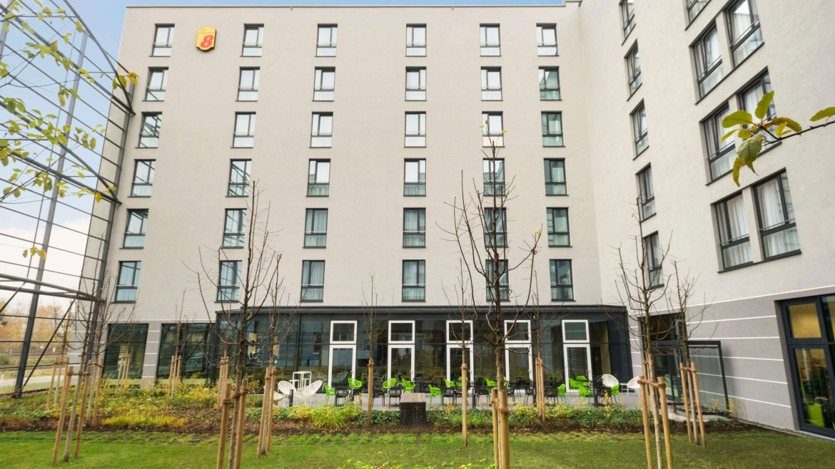Super 8 Munich City West  (München)