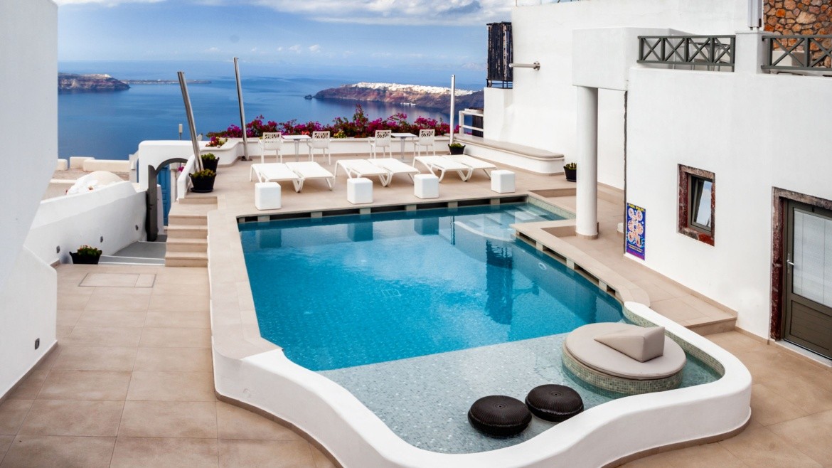 Kasimatis by La Perla