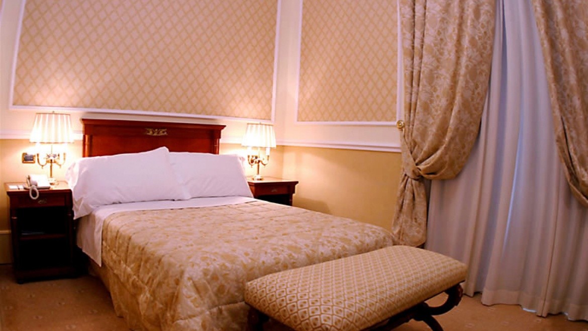 Grand Et Des Palmes (Palermo)