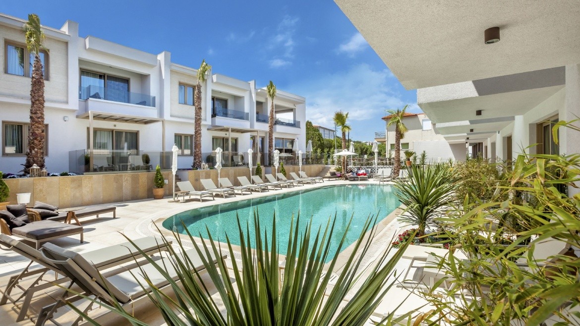 Pefki Deluxe Residences