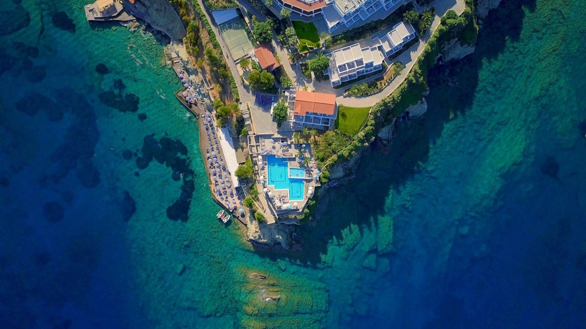 Peninsula Resort & Spa