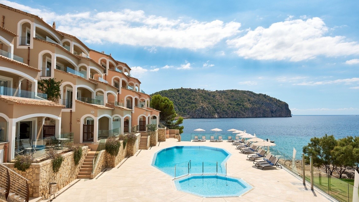 Cabau Bahia Camp de Mar Suites