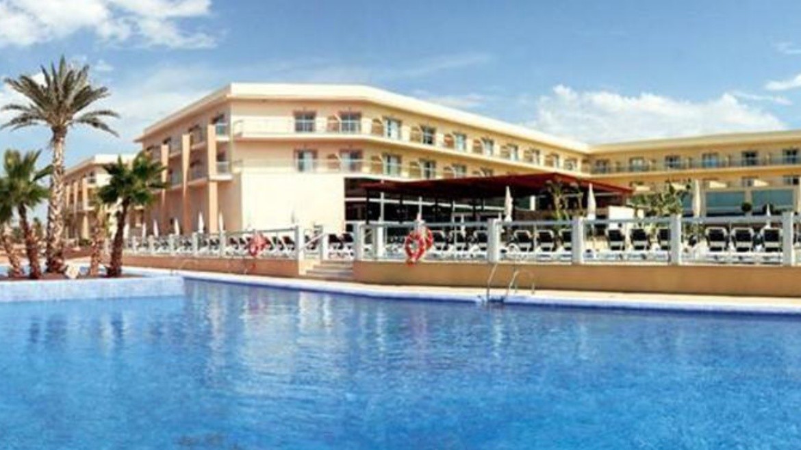 Cabogata Beach Hotel