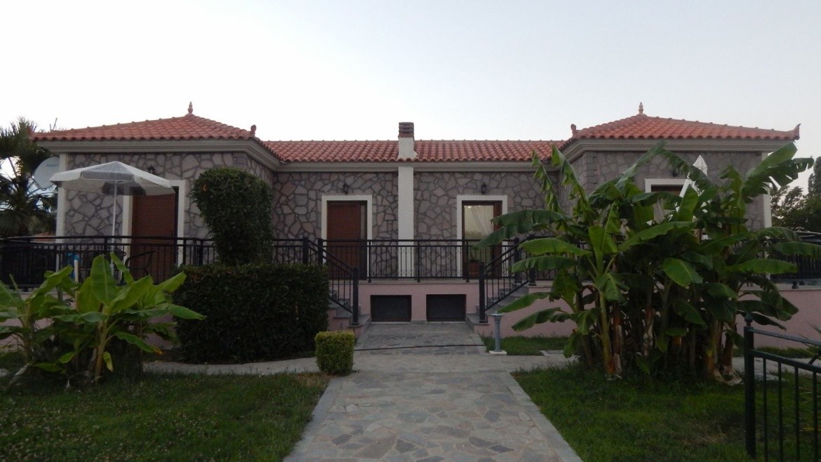 Kaloni Village