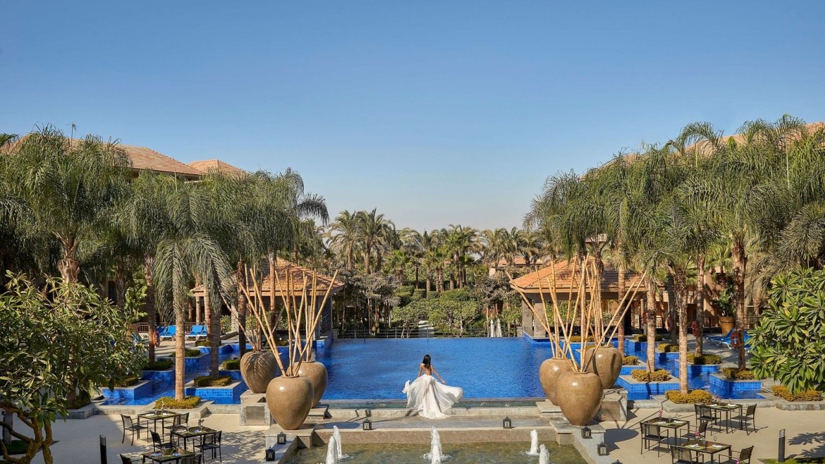 Dusit Thani LakeView Cairo