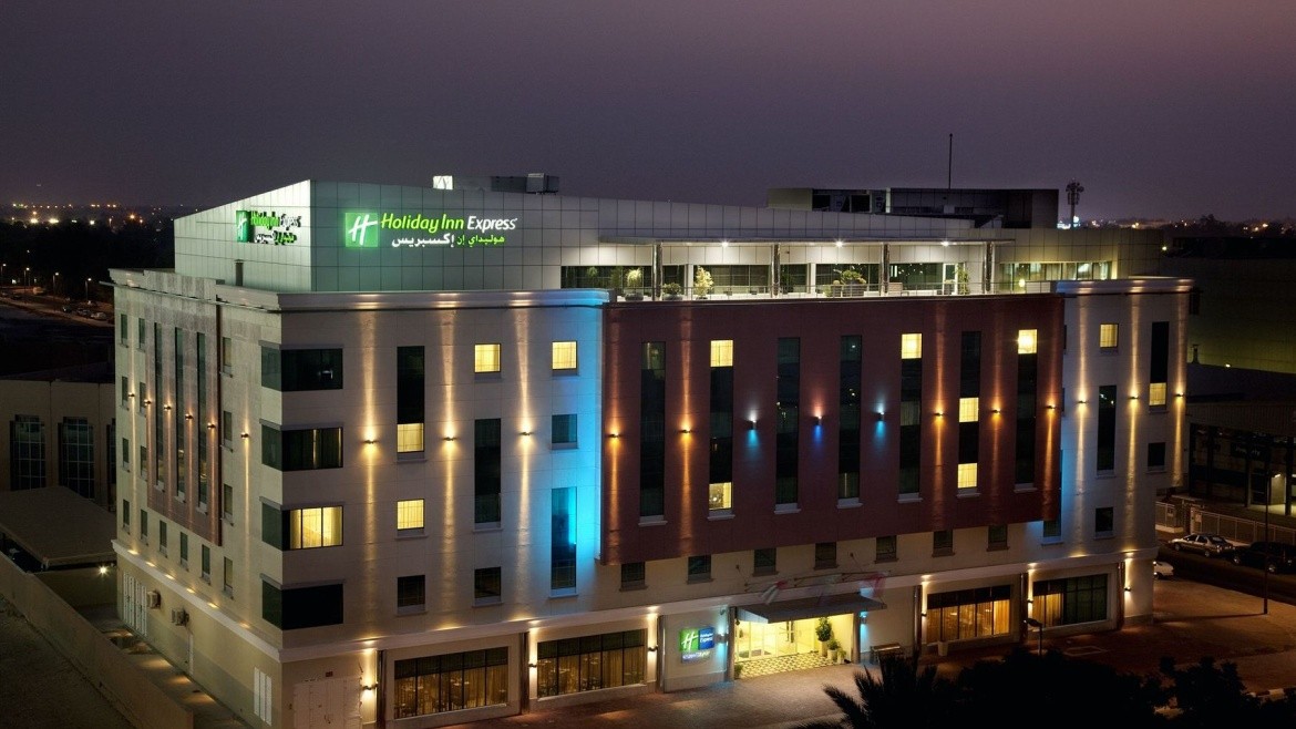 Express Hotel Holiday Inn Safa