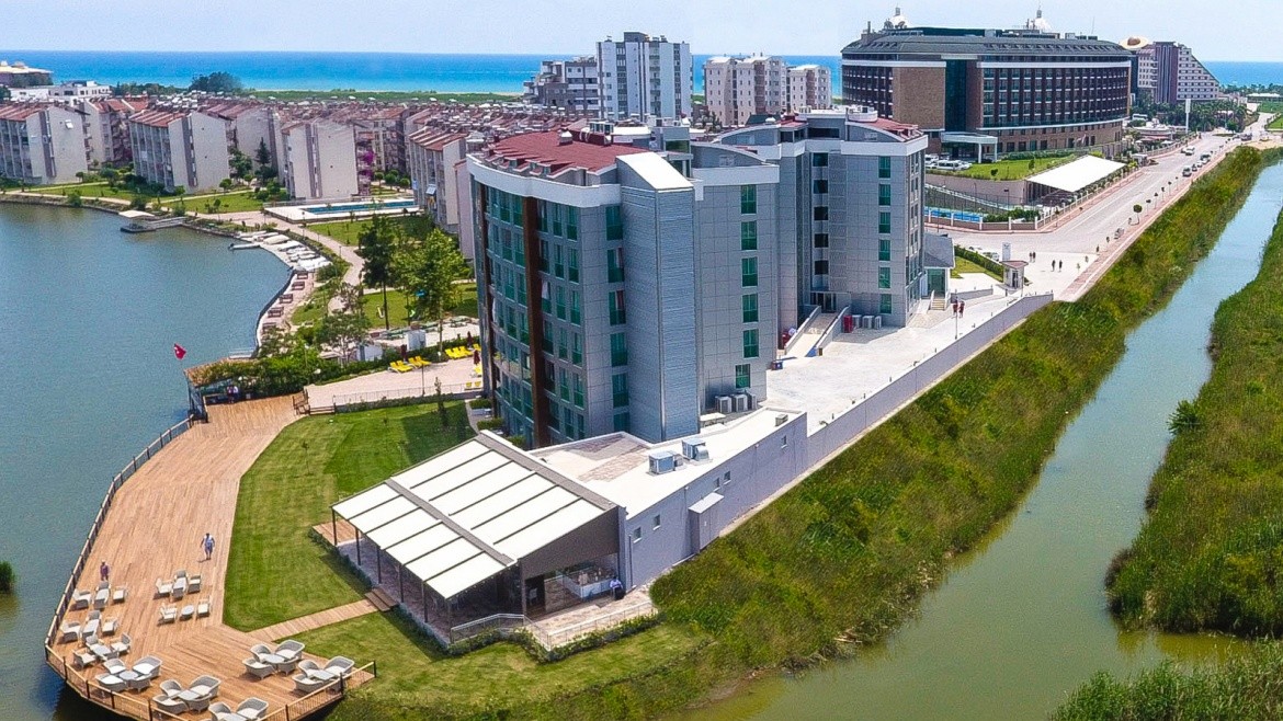 Aska Lara Riversuites