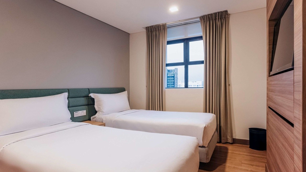 8 on Claymore Serviced Residences