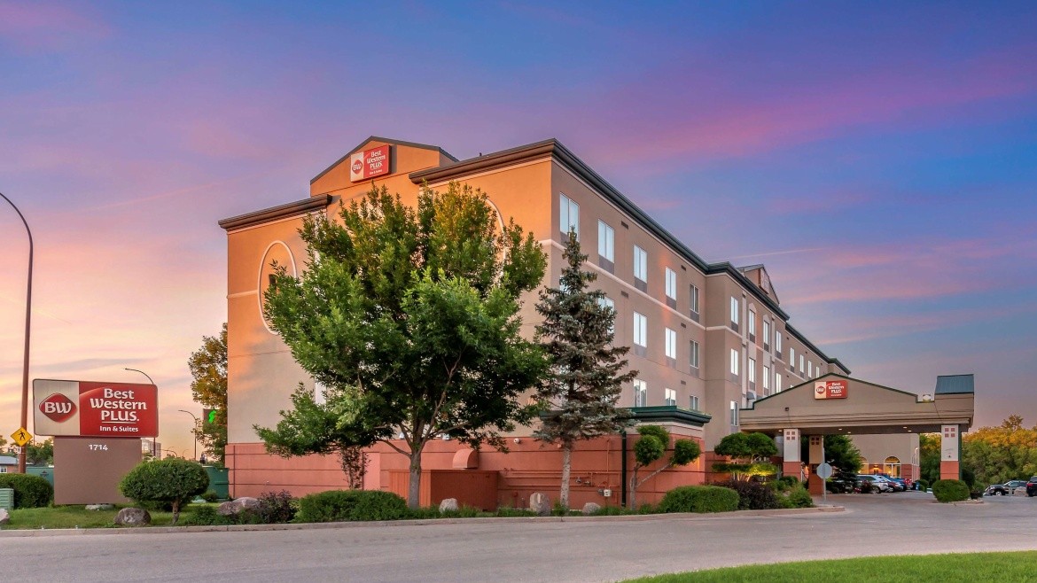 Best Western Plus Pembina Inn & Suites