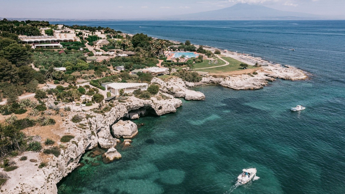 Mangia's Brucoli Resort