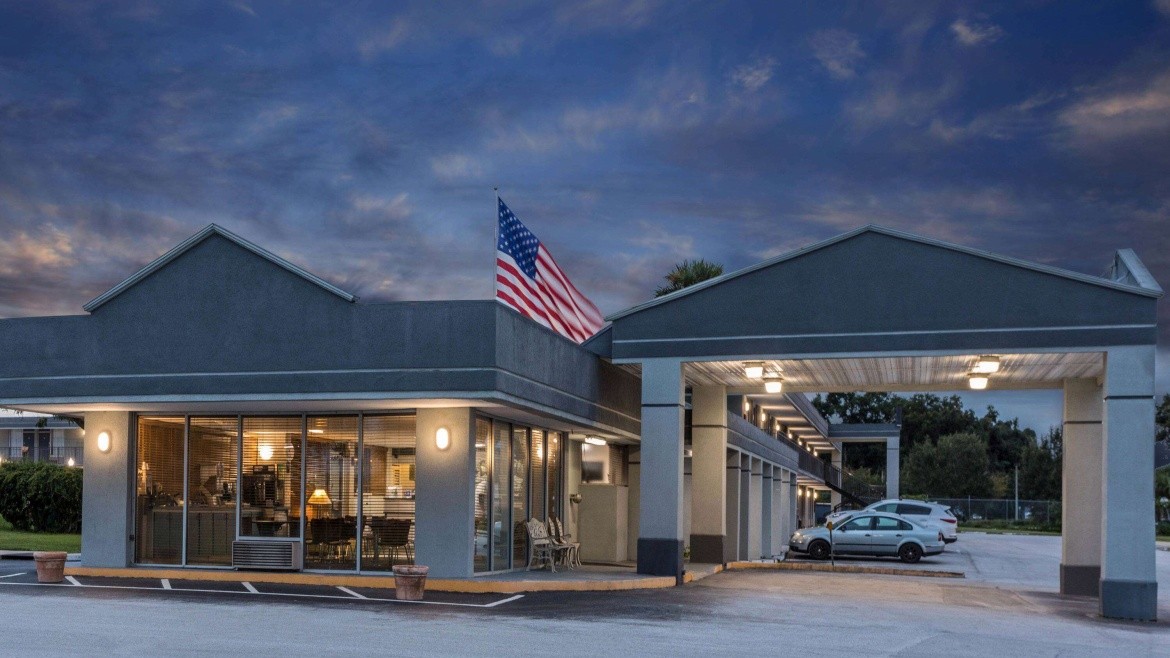 Super 8 by Wyndham Ocala I-75