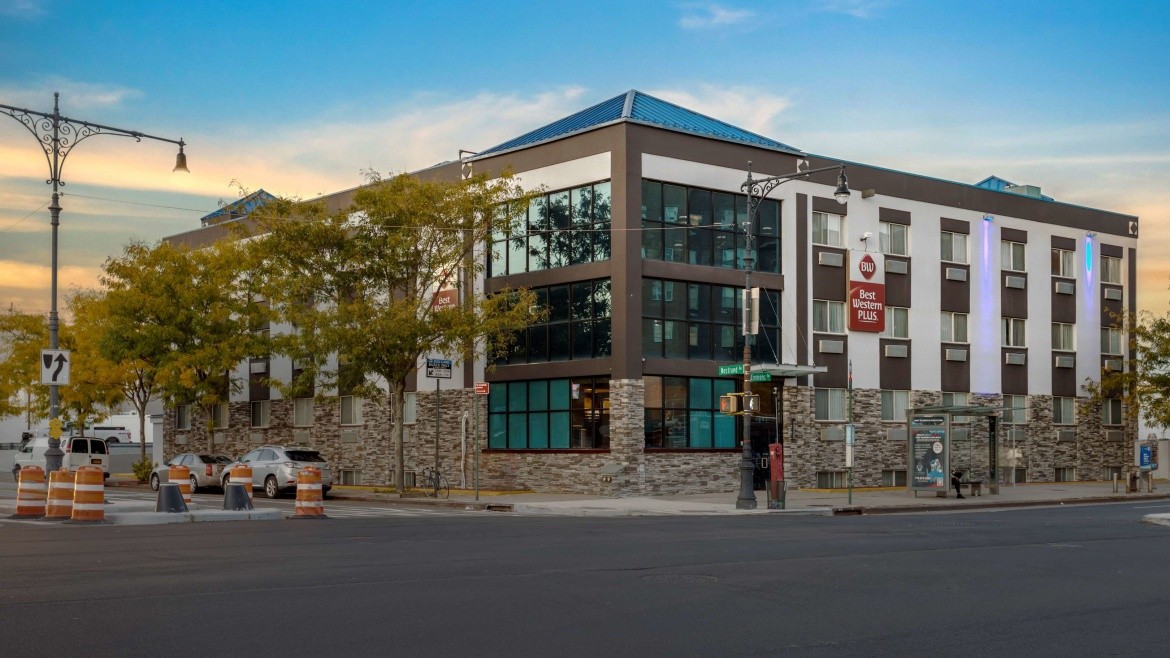 Best Western Plus Brooklyn Bay Hotel