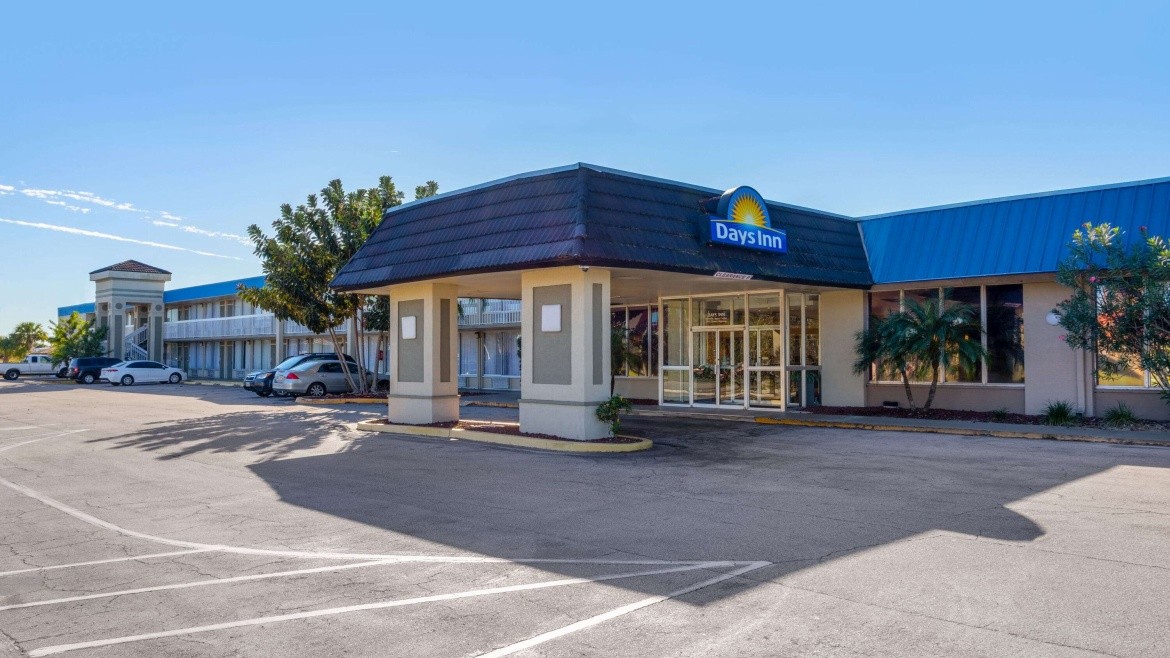 Days Inn by Wyndham Titusville Kennedy Space Center