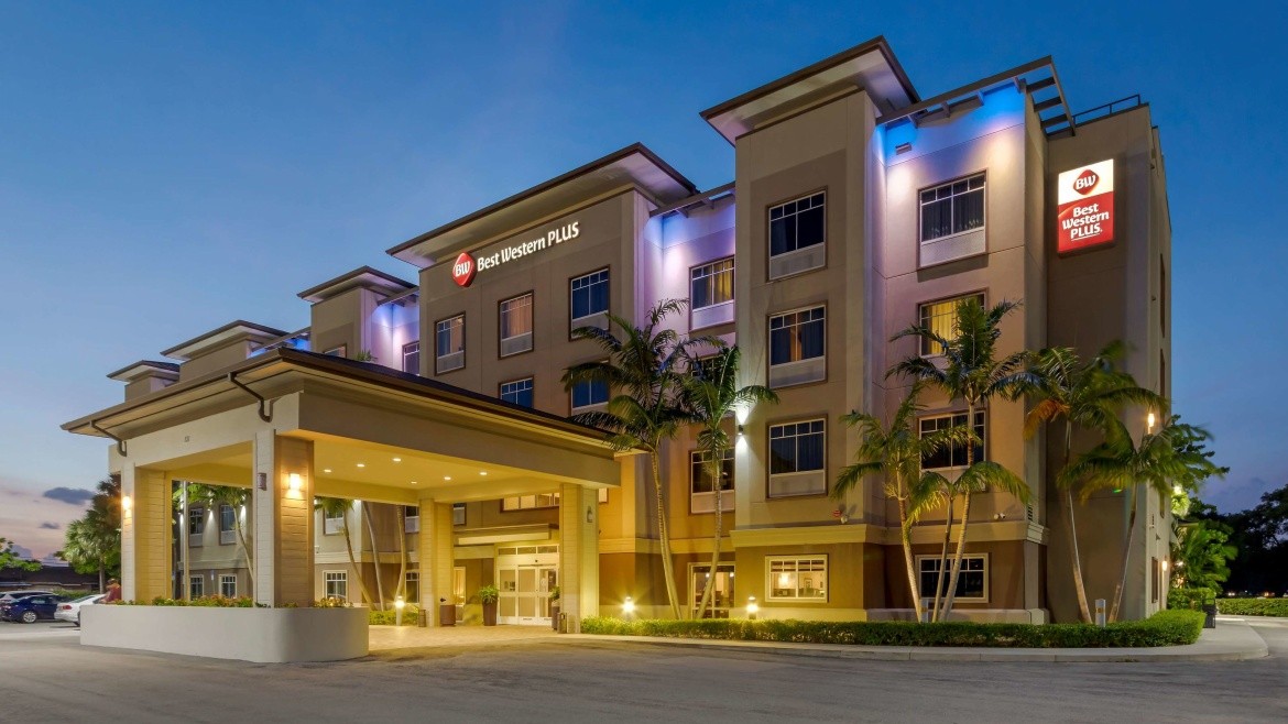 Best Western Plus Miami Airport North Hotel & Suites