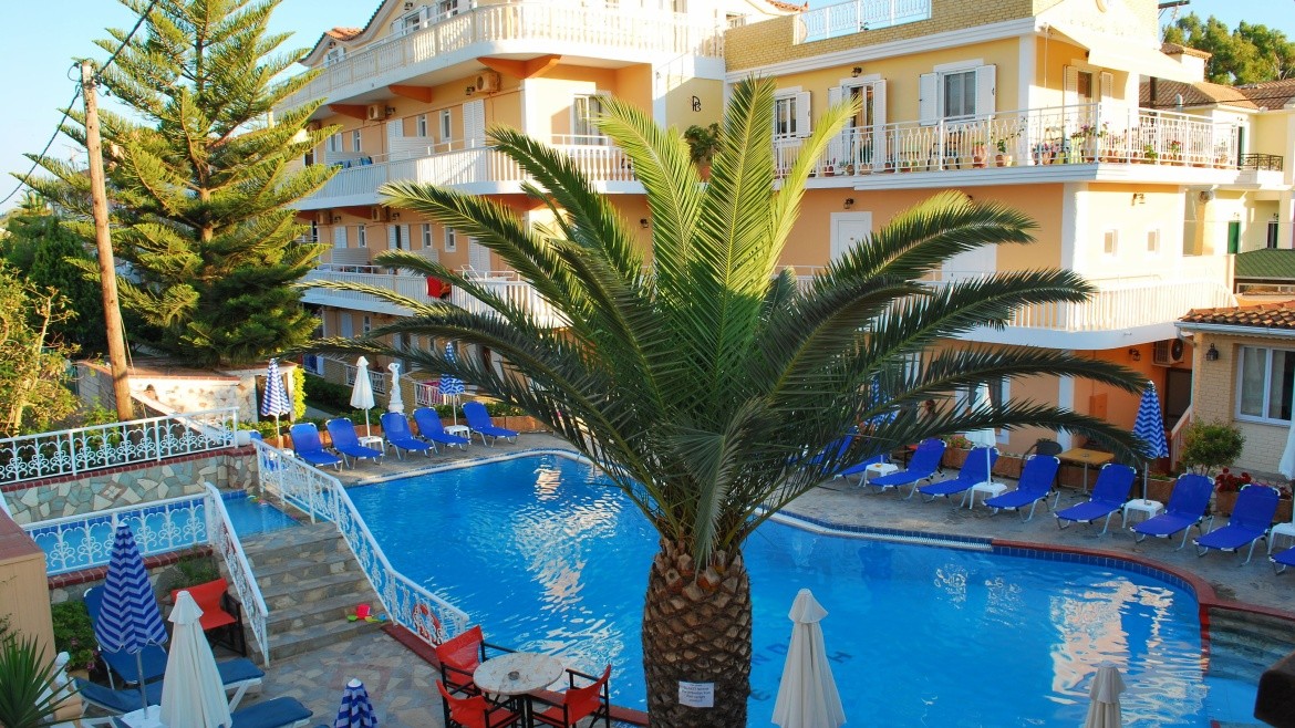 Planos Beach Aparthotel