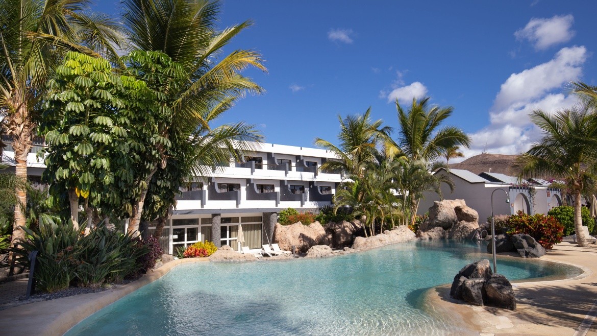 R2 Romantic Fantasia Dreams