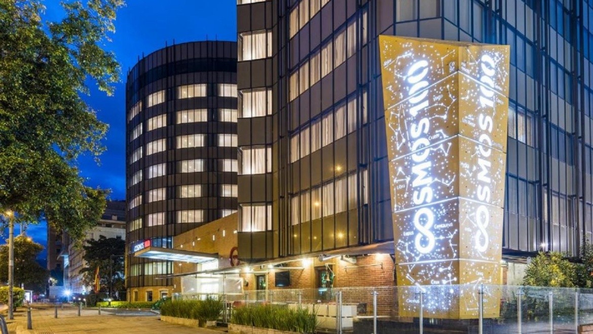 Cosmos 100 (Bogota)