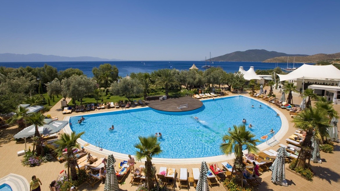 Latanya Beach Resort