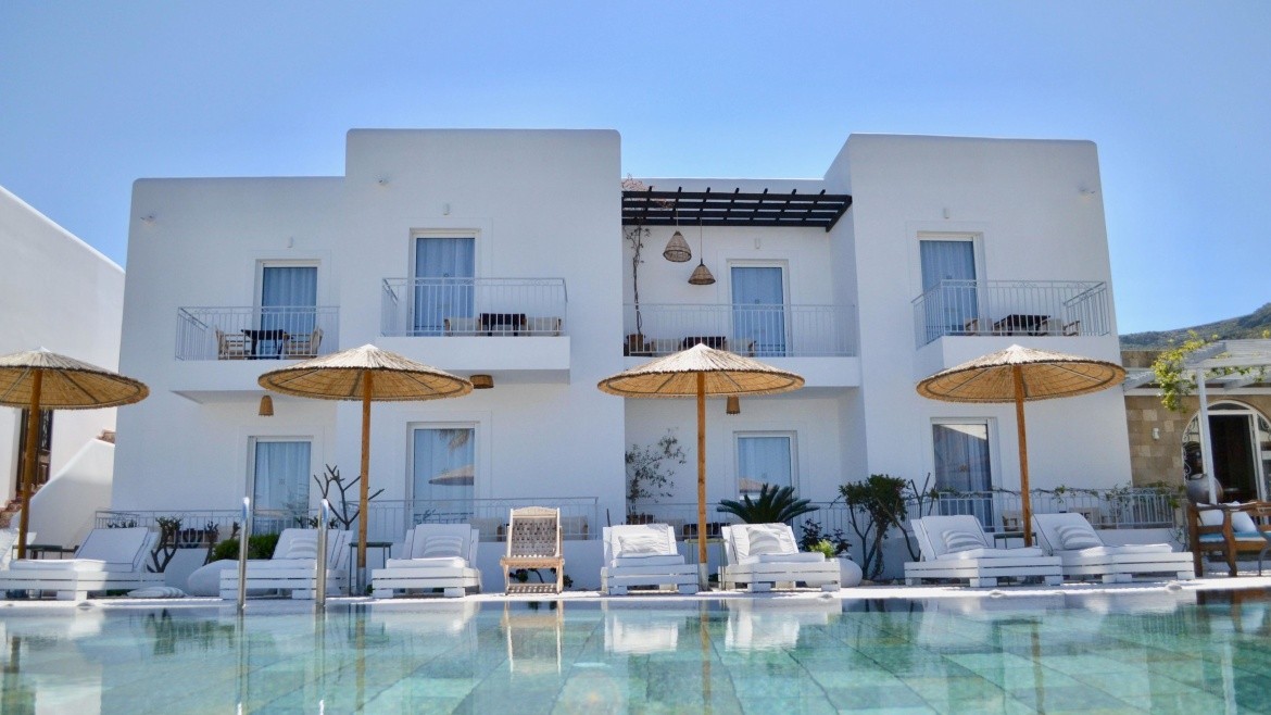 Caesar's Gardens & Spa