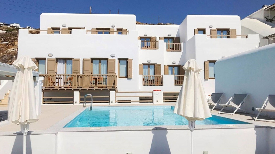 Studia Lithos by Spyros & Flora