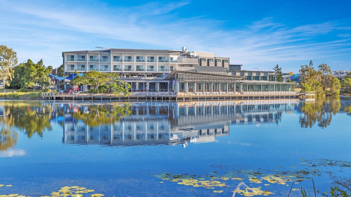 Best Western Plus North Lakes Hotel