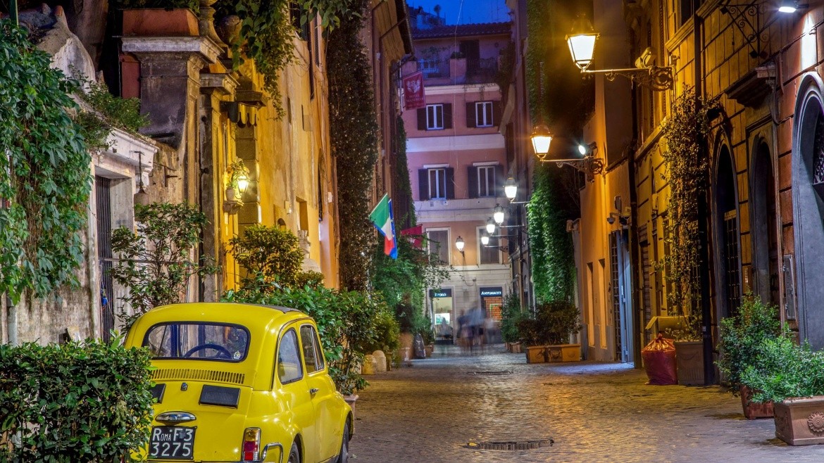Art by the Spanish Steps