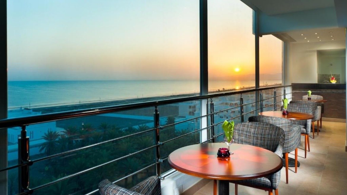 Al Hail Waves Hotel Managed by Centara