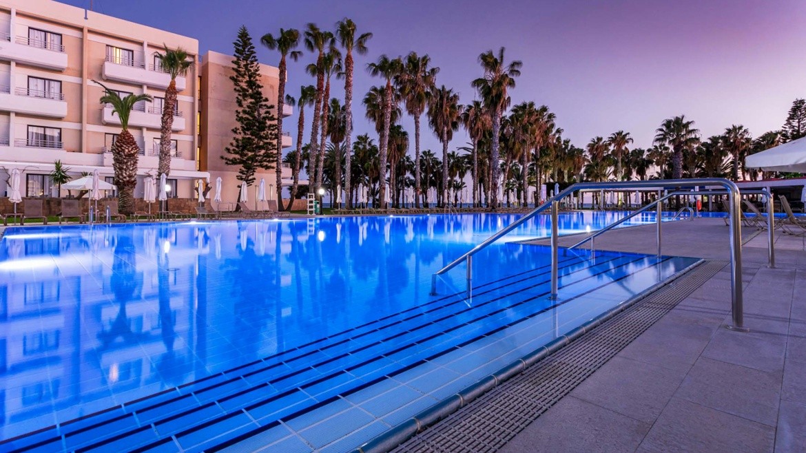 Louis Phaethon Beach