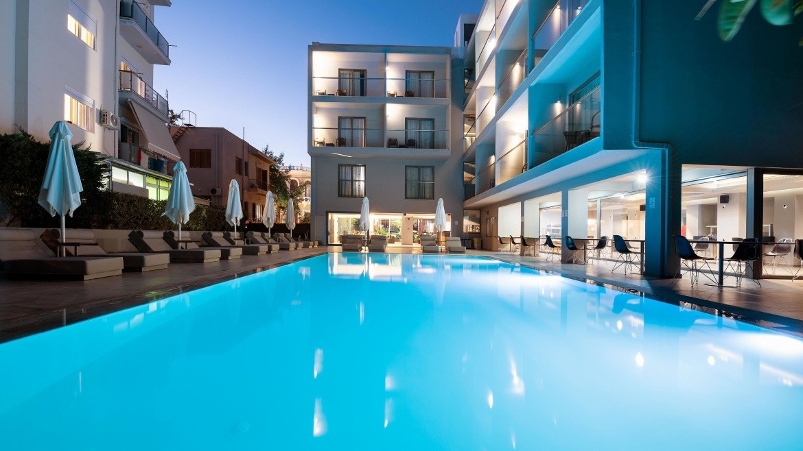 Oktober Downtown Rooms