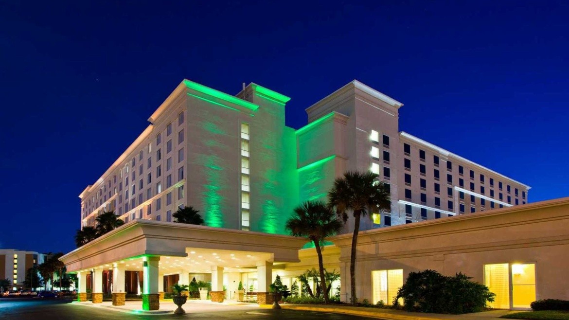 Holiday Inn & Suites Across From Universal Orlando