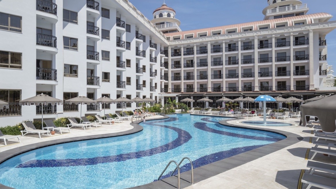 Blue Marlin Deluxe Spa & Resort