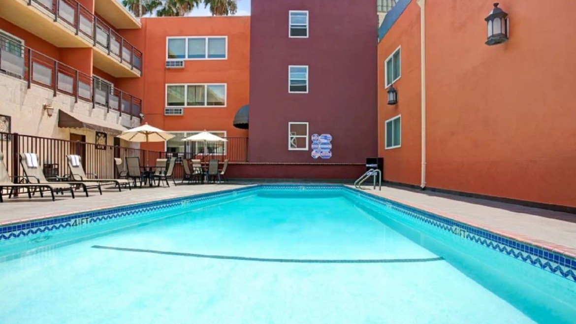 Ramada Los Angeles Downtown West