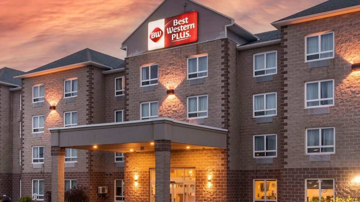 Best Western Plus Dartmouth Hotel & Suites